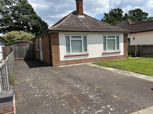 Bungalow to rent in Bromeswell Road, Ipswich, Suffolk IP4