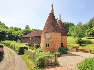 Detached house for sale in Ticehurst Road, Hurst Green, Etchingham, East Sussex TN19