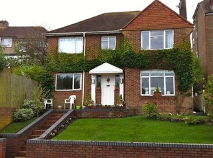 Detached house to rent in Goldstone Way, Hove, East Sussex BN3 7Pb