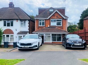 Detached house to rent in Woodleigh Avenue, Harborne, Birmingham B17