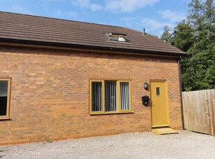 End terrace house to rent in 7 Moor Court, Bromyard Road, Worcester, Herefordshire WR6