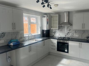 End terrace house to rent in Pearl Gardens, Cippenham, Slough SL1