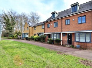 End terrace house to rent in Stratford Road, Wolverton, Milton Keynes, Buckinghamshire MK12