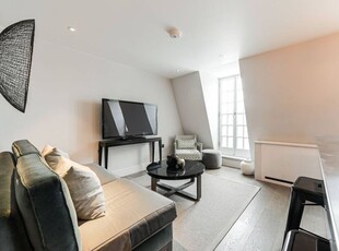 Flat for sale in Buckingham Palace Road, St James's, London SW1W
