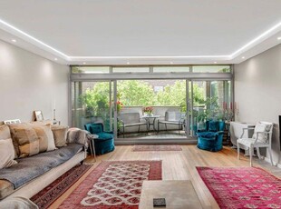 Flat for sale in Park Road, London NW1