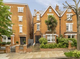 Flat for sale in Parliament Hill, London NW3