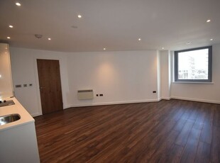 Flat to rent in 11th Floor, Churchill Place, Churchill Way, Basingstoke RG21
