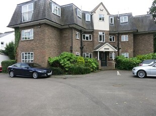 Flat to rent in Beaumont Court, Epsom Road, Epsom KT17