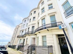 Flat to rent in Chesham Place, Brighton BN2