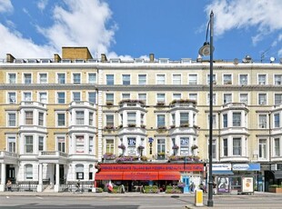 Flat to rent in Cromwell Road, London SW7