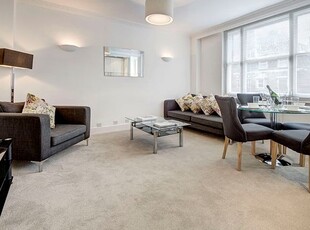 Flat to rent in Hill Street, London W1J