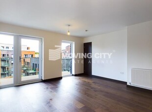 Flat to rent in James Smith Court, Langley Square DA1