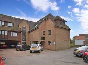 Flat to rent in Russell Court, Midhurst GU29