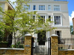 Hamilton Terrace, London, 2 Bedroom Apartment