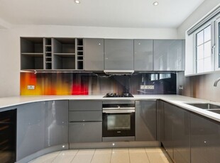 Maisonette to rent in Vale Parade, Putney Vale SW15