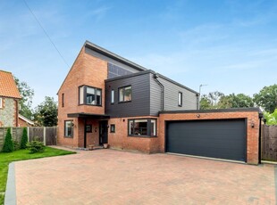 North Walsham Road, Bacton, Norwich - 4 bedroom detached house
