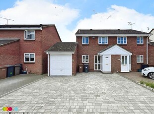 Property to rent in Bonington Chase, Springfield, Chelmsford CM1