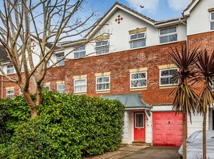 Property to rent in Grosvenor Mews, Prices Lane, Reigate RH2