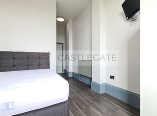 Room to rent in Merchants Hall, St George Square, Huddersfield HD1