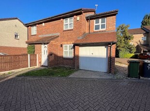 Semi-detached house to rent in Adelaide Close, Cippenham, Slough SL1