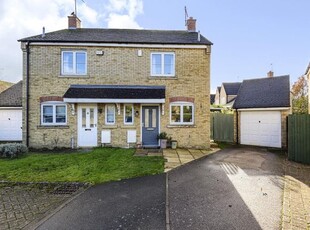 Semi-detached house to rent in Corncrake Way, Bicester OX26