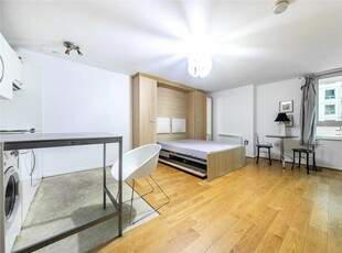 Studio apartment for rent in Hanover House, St George Wharf, SW8