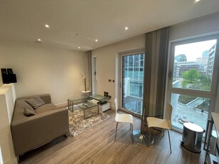 Studio flat for rent in Wiverton Tower, Aldgate Place, New Drum Street, Aldgate E1