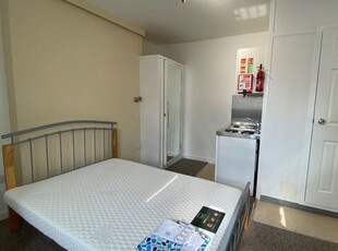 Studio to rent in Whitstable Road, Canterbury CT2