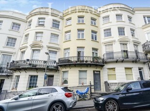 Terraced house for rent in Norfolk Square, Brighton, BN1 2PB, BN1