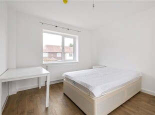Terraced house to rent in Canterbury Road, Guildford, Surrey GU2