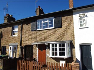 Terraced house to rent in Church Road, Watford WD17