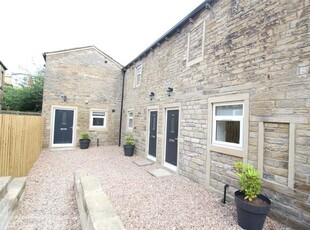 Terraced house to rent in Kings Mill Lane, Huddersfield, West Yorkshire HD1