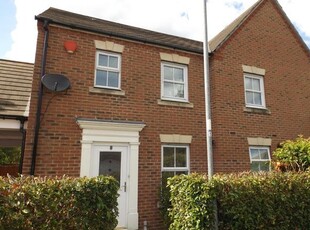 Terraced house to rent in Langley, Slough SL3