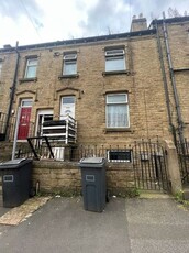 Terraced house to rent in Manchester Road, Huddersfield HD1