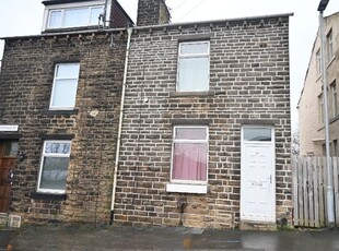 Terraced house to rent in Primrose Street, Keighley BD21
