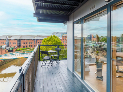 2 bedroom apartment for sale in The Quays, Leeds, LS1