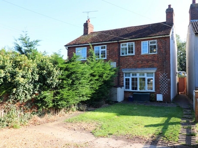 2 bedroom semi-detached house for sale in Mangrove Green, Cockernhoe, Hertfordshire, LU2 8QE, LU2