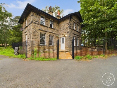 3 bedroom detached house for sale in Potternewton Park, Leeds, LS7