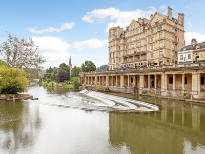 1 bedroom property for sale in Grand Parade, BATH, BA2