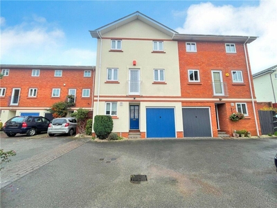 3 bedroom semi-detached house for sale in King Edmunds Square, Worcester, Worcestershire, WR1