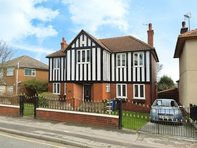 4 bedroom detached house for sale in Adwick Road, Mexborough, S64