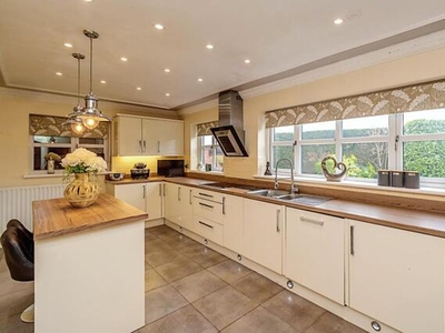 4 Bedroom Detached House For Sale In Cheslyn Hay, Walsall