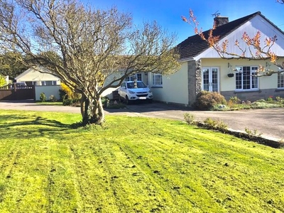 Detached bungalow for sale in Trevena, New Zealand, Calne SN11