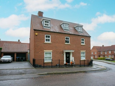 Detached house to rent in Shearwater Road, Hemel Hempstead, Hertfordshire HP3