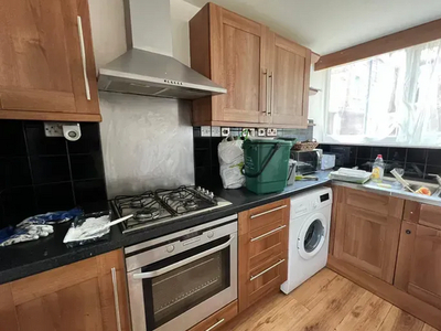 End terrace house to rent in Crosse Courts, Basildon SS15
