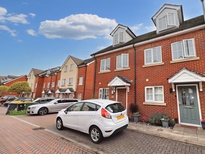 End terrace house to rent in Watson Court, Hedge End, Southampton SO30