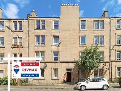 Flat for sale in Cathcart Place, Edinburgh EH11