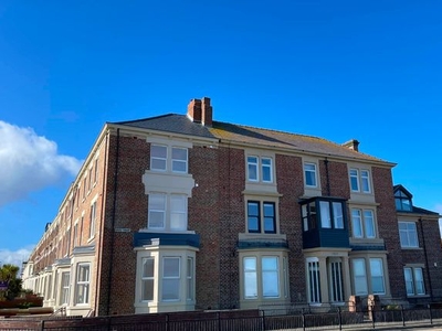Flat to rent in Grand Parade, Tynemouth, North Shields NE30
