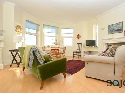 Flat to rent in Kirkley House, Kirkley Cliff Road, Kirkley NR33