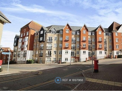 Flat to rent in Salter Court, Colchester CO3